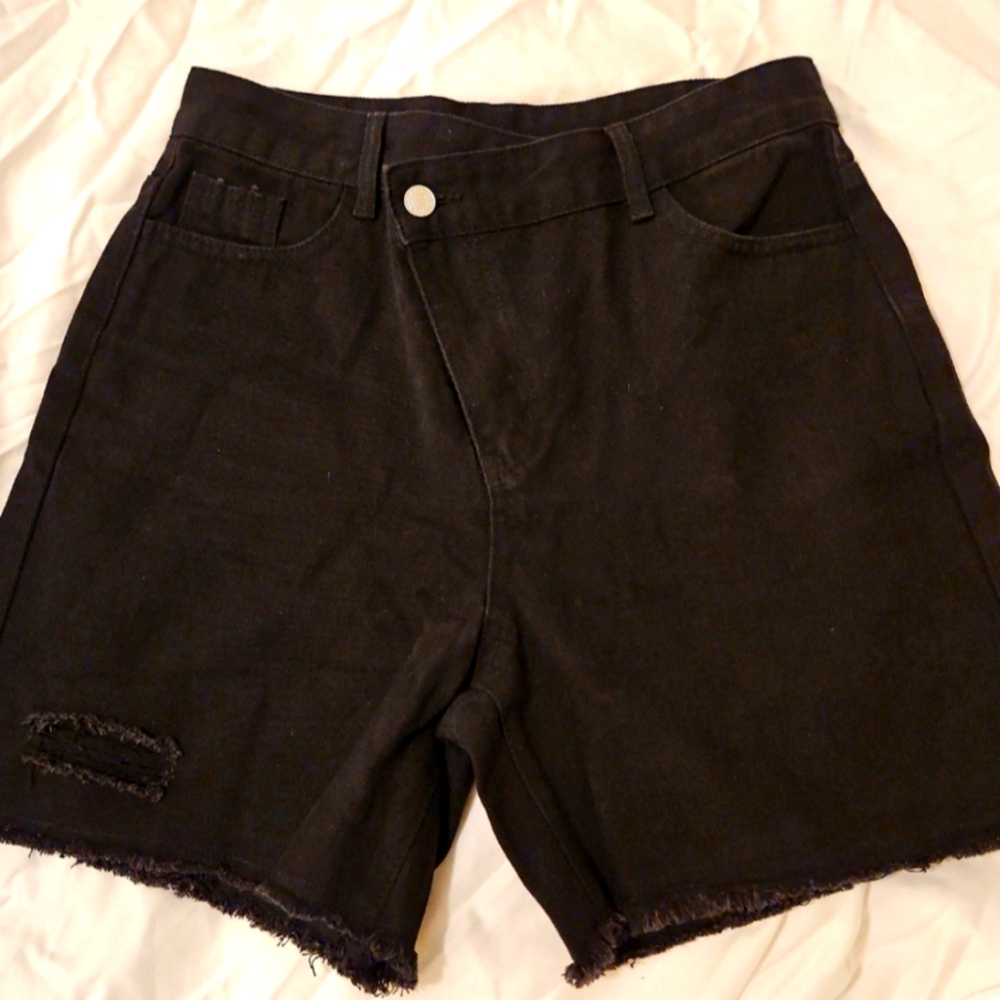Women's high waist criss cross black Denim shorts size 6